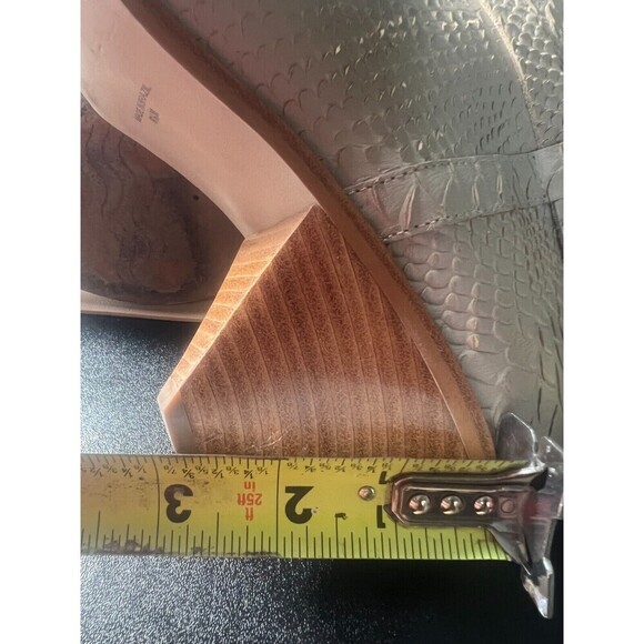 Matisse Woman's Fair Lady Mid Calf Bootie Size 9.5M Ivory Pull On Croc Embossed - Picture 8 of 9